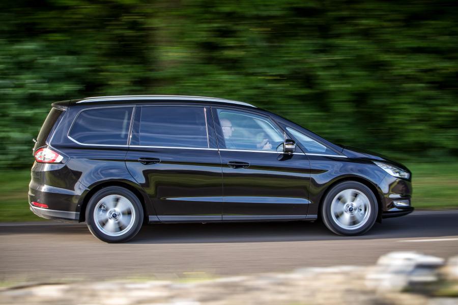  Ford Galaxy 2015 года  (UK) (фото 17 из 27)